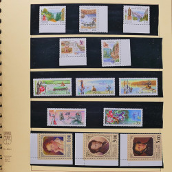 Collection de timbres et blocs de Russie 1959-1999 neufs** en 4 albums.