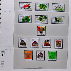 Collection timbres d'Allemagne de l'Est (DDR) 1977-1999 neufs** en 5 albums.