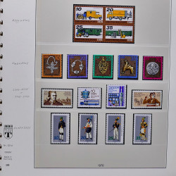 Collection timbres d'Allemagne de l'Est (DDR) 1977-1999 neufs** en 5 albums.