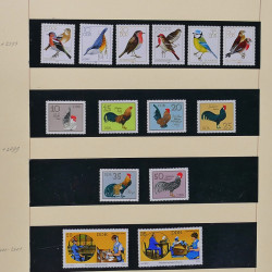 Collection timbres d'Allemagne de l'Est (DDR) 1977-1999 neufs** en 5 albums.