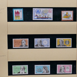 Collection timbres d'Allemagne de l'Est (DDR) 1977-1999 neufs** en 5 albums.