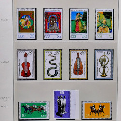 Collection timbres d'Allemagne de l'Est (DDR) 1977-1999 neufs** en 5 albums.