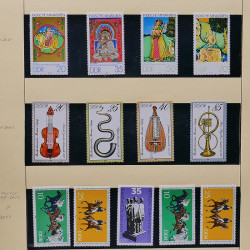 Collection timbres d'Allemagne de l'Est (DDR) 1977-1999 neufs** en 5 albums.