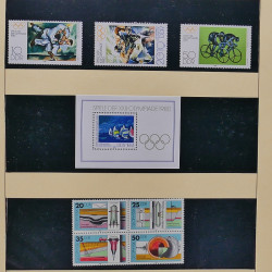 Collection timbres d'Allemagne de l'Est (DDR) 1977-1999 neufs** en 5 albums.