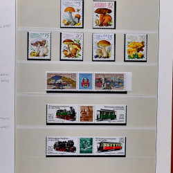 Collection timbres d'Allemagne de l'Est (DDR) 1977-1999 neufs** en 5 albums.