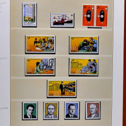 Collection timbres d'Allemagne de l'Est (DDR) 1977-1999 neufs** en 5 albums.