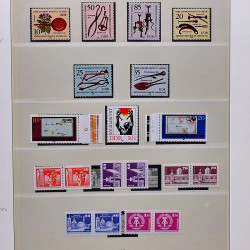 Collection timbres d'Allemagne de l'Est (DDR) 1977-1999 neufs** en 5 albums.
