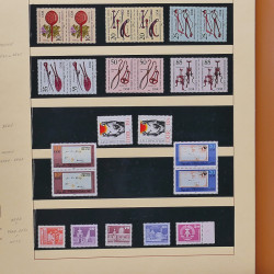 Collection timbres d'Allemagne de l'Est (DDR) 1977-1999 neufs** en 5 albums.