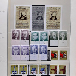 Collection timbres d'Allemagne de l'Est (DDR) 1977-1999 neufs** en 5 albums.