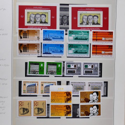 Collection timbres d'Allemagne de l'Est (DDR) 1977-1999 neufs** en 5 albums.