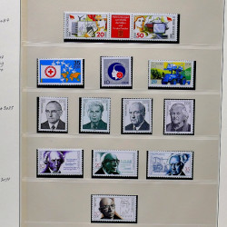 Collection timbres d'Allemagne de l'Est (DDR) 1977-1999 neufs** en 5 albums.