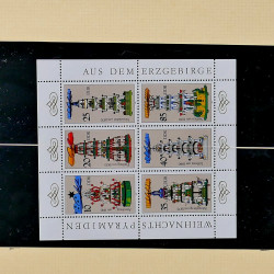 Collection timbres d'Allemagne de l'Est (DDR) 1977-1999 neufs** en 5 albums.