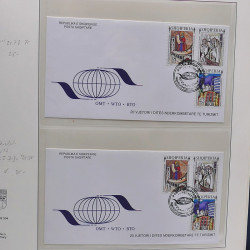 Collection enveloppes premier jour (FDC) d'Albanie 1986-1999 en 3 albums.