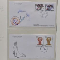 Collection enveloppes premier jour (FDC) d'Albanie 1986-1999 en 3 albums.