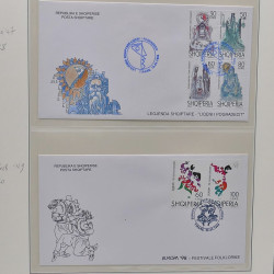 Collection enveloppes premier jour (FDC) d'Albanie 1986-1999 en 3 albums.