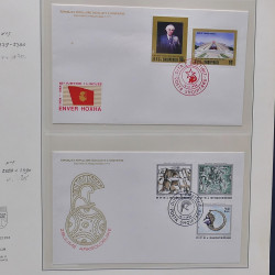 Collection enveloppes premier jour (FDC) d'Albanie 1986-1999 en 3 albums.