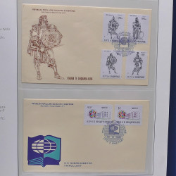 Collection enveloppes premier jour (FDC) d'Albanie 1986-1999 en 3 albums.