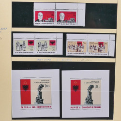 Collection timbres d'Albanie neufs** en double 1982-1999 en 4 albums.