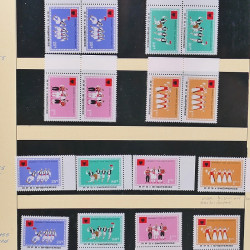 Collection timbres d'Albanie neufs** en double 1982-1999 en 4 albums.
