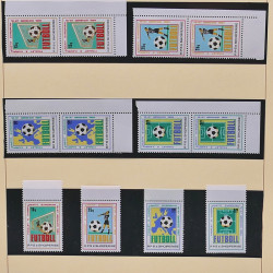 Collection timbres d'Albanie neufs** en double 1982-1999 en 4 albums.