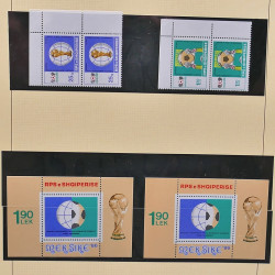 Collection timbres d'Albanie neufs** en double 1982-1999 en 4 albums.