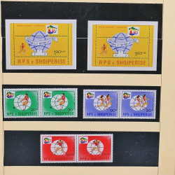 Collection timbres d'Albanie neufs** en double 1982-1999 en 4 albums.