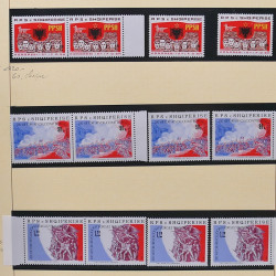 Collection timbres d'Albanie neufs** en double 1982-1999 en 4 albums.