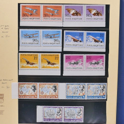 Collection timbres d'Albanie neufs** en double 1982-1999 en 4 albums.