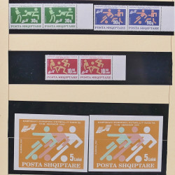 Collection timbres d'Albanie neufs** en double 1982-1999 en 4 albums.