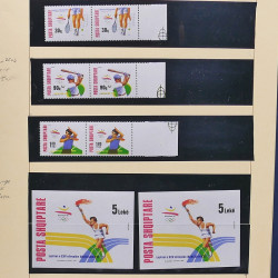 Collection timbres d'Albanie neufs** en double 1982-1999 en 4 albums.