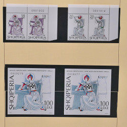 Collection timbres d'Albanie neufs** en double 1982-1999 en 4 albums.