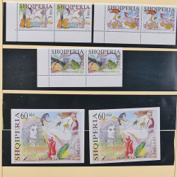 Collection timbres d'Albanie neufs** en double 1982-1999 en 4 albums.