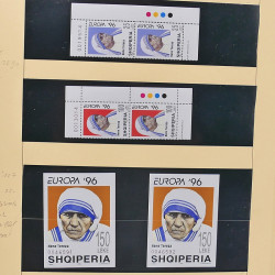 Collection timbres d'Albanie neufs** en double 1982-1999 en 4 albums.