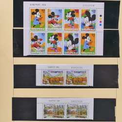 Collection timbres d'Albanie neufs** en double 1982-1999 en 4 albums.
