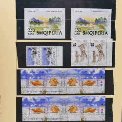 Collection timbres d'Albanie neufs** en double 1982-1999 en 4 albums.
