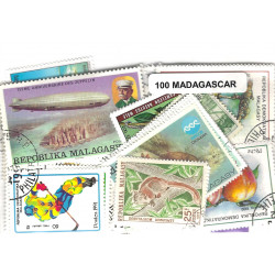 Madagascar 100 timbres de collection tous différents.