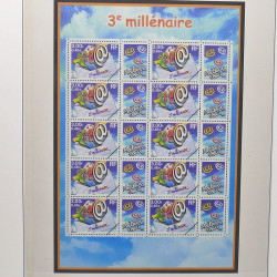 Reliure Lindner avec feuilles préimprimées France 1999-2001.