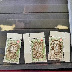 Lot massif de timbres de France oblitérés en 12 albums.