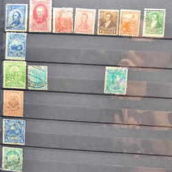 Lot massif de timbres de France oblitérés en 12 albums.