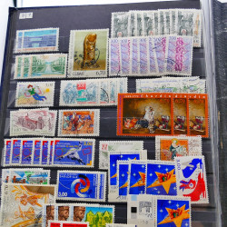 Lot massif de timbres de France oblitérés en 12 albums.