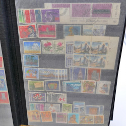 Lot massif de timbres de France oblitérés en 12 albums.