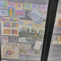 Lot massif de timbres de France oblitérés en 12 albums.