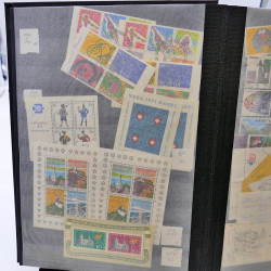 Lot massif de timbres de France oblitérés en 12 albums.