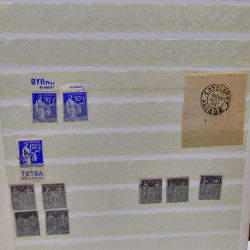 Lot massif de timbres de France oblitérés en 12 albums.