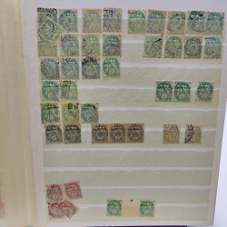 Lot massif de timbres de France oblitérés en 12 albums.