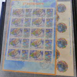 Lot massif de timbres de France oblitérés en 12 albums.