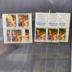 Lot massif de timbres de France oblitérés en 12 albums.