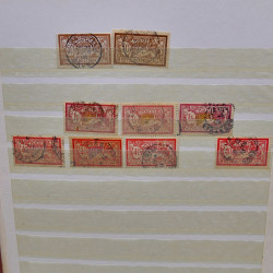 Lot massif de timbres de France oblitérés en 12 albums.