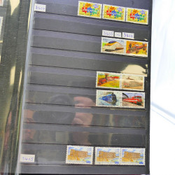 Lot massif de timbres de France oblitérés en 12 albums.
