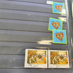 Lot massif de timbres de France oblitérés en 12 albums.
